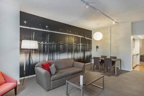 Mantra One Sandy Bay Road - E Caravan Parks 6