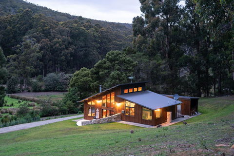 Adventure Bay Retreat Bruny Island - E Caravan Parks 2