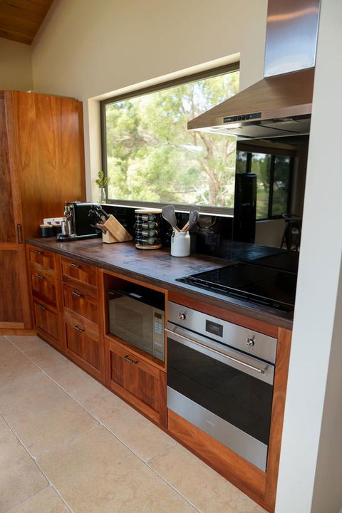 Adventure Bay Retreat Bruny Island - E Caravan Parks 20