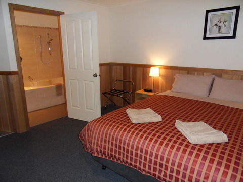 Driftwood Strahan Villas - E Caravan Parks 15
