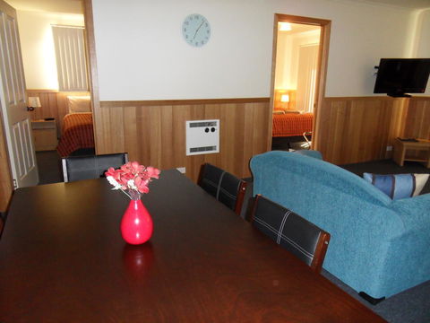 Driftwood Strahan Villas - E Caravan Parks 17