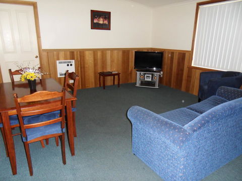 Driftwood Strahan Villas - E Caravan Parks 16