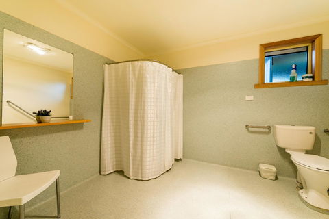 Driftwood Strahan Villas - E Caravan Parks 5