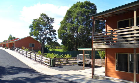 Driftwood Strahan Villas - E Caravan Parks 3