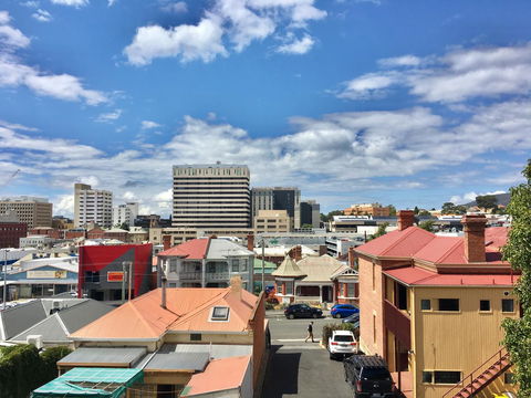 Hobart Inner City Apartment - E Caravan Parks 13