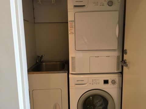 Hobart Inner City Apartment - E Caravan Parks 12