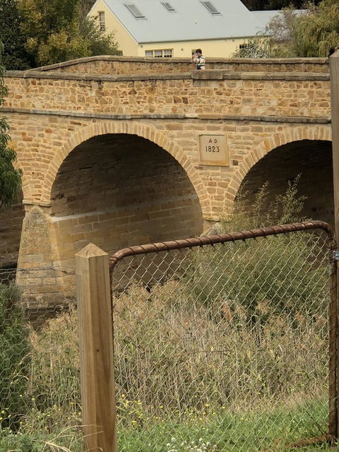 Richmond Bridge Accommodation â€œTwo The Bridgeâ€ - E Caravan Parks 32