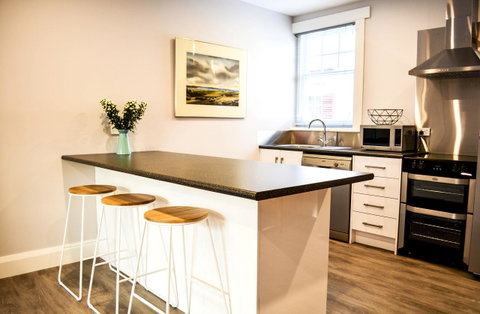 Heathfield Apartments - E Caravan Parks 11