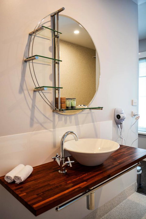 Heathfield Apartments - E Caravan Parks 9
