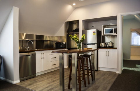 Heathfield Apartments - E Caravan Parks 2