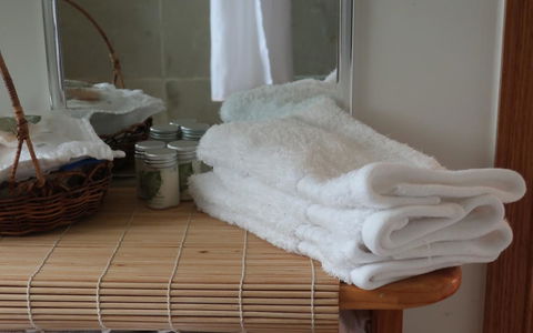 Cherry Top Farmstay - Boutique Eco Village - E Caravan Parks 2