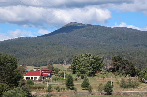 Cherry Top Farmstay - Boutique Eco Village - E Caravan Parks 4