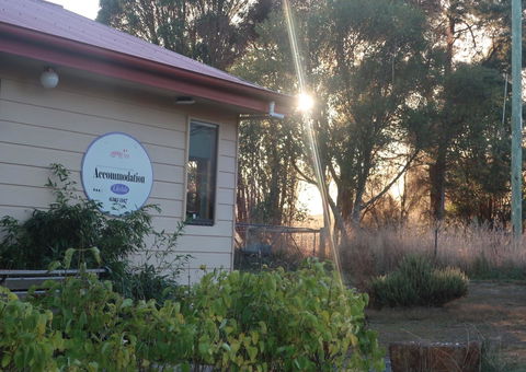 Cherry Top Farmstay - Boutique Eco Village - E Caravan Parks 6
