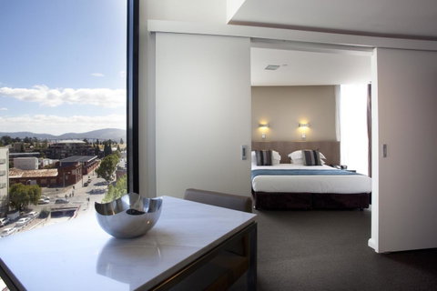 Mantra Collins Hotel - E Caravan Parks 35