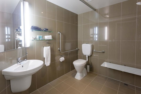 Mantra Collins Hotel - E Caravan Parks 19
