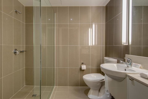 Mantra Collins Hotel - E Caravan Parks 17