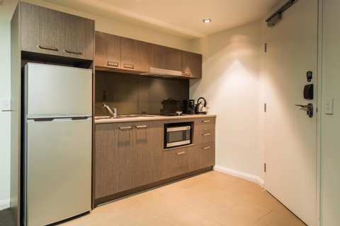 Mantra Collins Hotel - E Caravan Parks 32