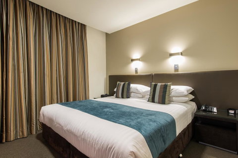 Mantra Collins Hotel - E Caravan Parks 41