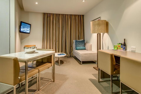 Mantra Collins Hotel - E Caravan Parks 20