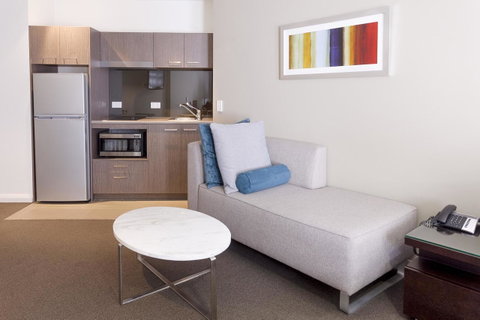 Mantra Collins Hotel - E Caravan Parks 34