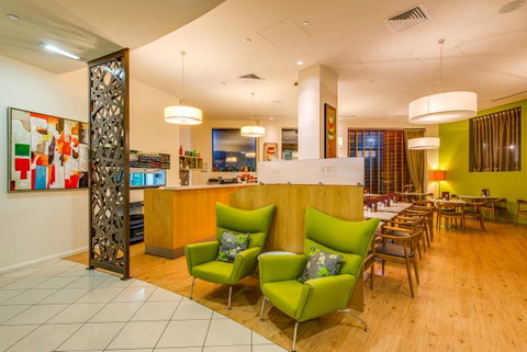Mantra Collins Hotel - E Caravan Parks 10