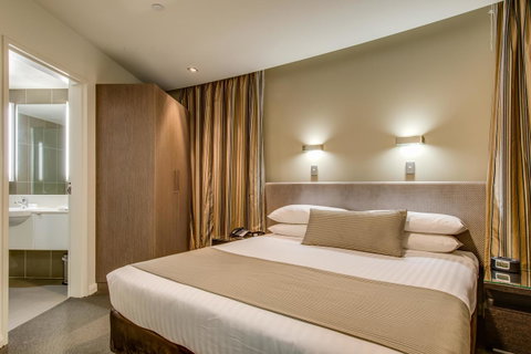 Mantra Collins Hotel - E Caravan Parks 16
