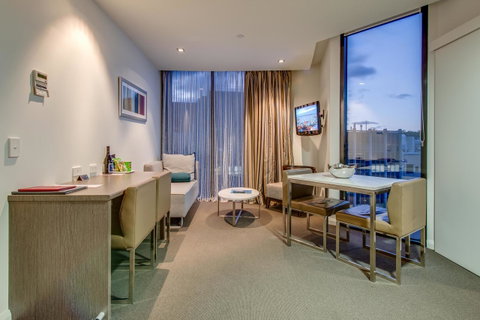 Mantra Collins Hotel - E Caravan Parks 29