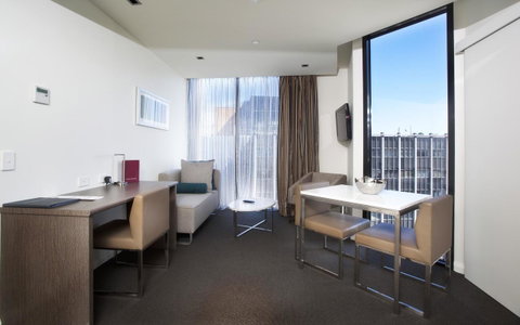Mantra Collins Hotel - E Caravan Parks 26