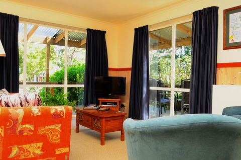 The Crays Accommodation - E Caravan Parks 9