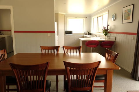 The Crays Accommodation - E Caravan Parks 12