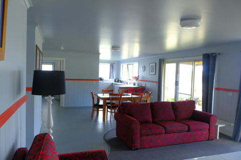 The Crays Accommodation - E Caravan Parks 2
