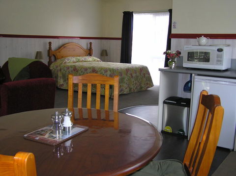 The Crays Accommodation - E Caravan Parks 35