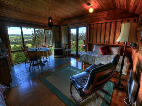 Plovers Ridge Country Retreat - E Caravan Parks 9