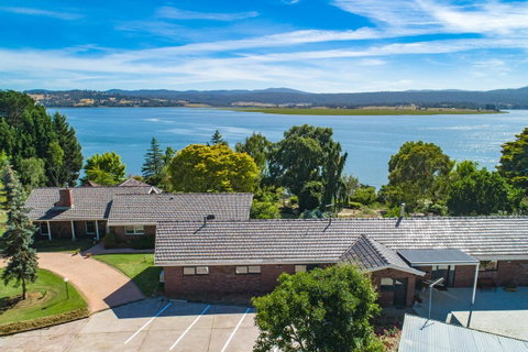 Tamar House - E Caravan Parks 4