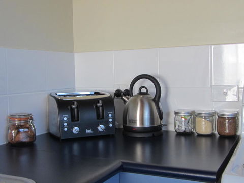 Elm Trees Accommodation @ Ross - E Caravan Parks 20