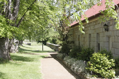 Elm Trees Accommodation @ Ross - E Caravan Parks 30