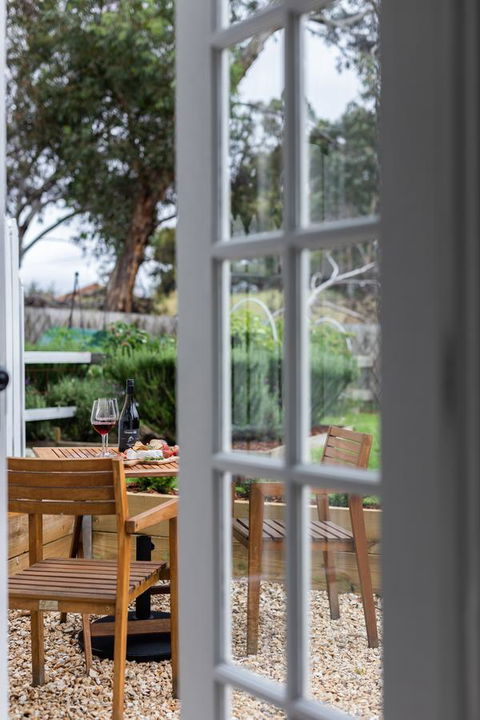 A Cottage In Richmond - E Caravan Parks 3