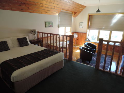 Bushman's Cafe - E Caravan Parks 12