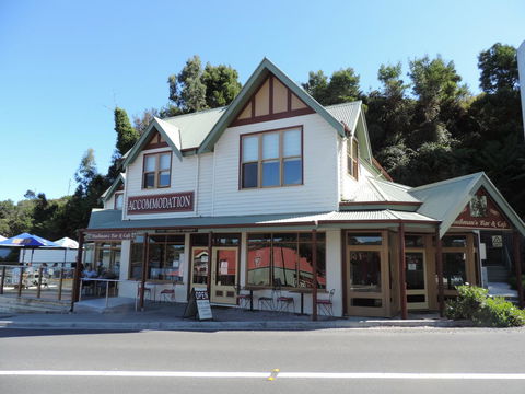 Bushman's Cafe - E Caravan Parks 9
