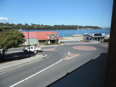 Bushman's Cafe - E Caravan Parks 11