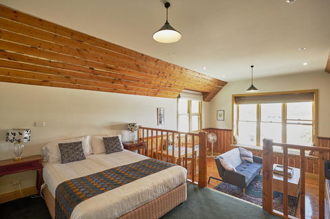 Bushman's Cafe - E Caravan Parks 1