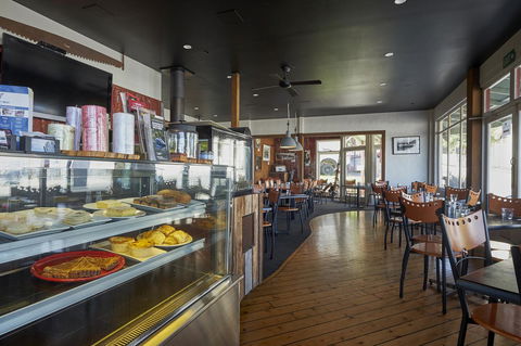 Bushman's Cafe - E Caravan Parks 2