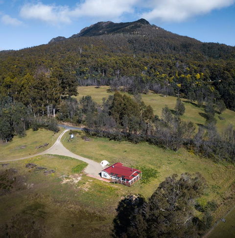 Mountain Blue Guest House - E Caravan Parks 1