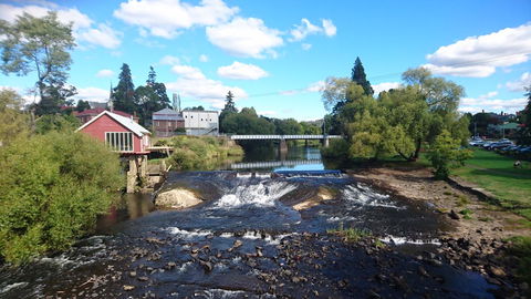 Mountain Blue Guest House - E Caravan Parks 25