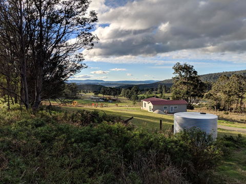 Mountain Blue Guest House - E Caravan Parks 5