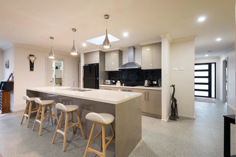 Euphoria House - E Caravan Parks 9