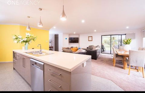 Euphoria House - E Caravan Parks 0