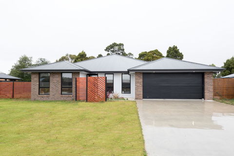 Euphoria House - E Caravan Parks 8