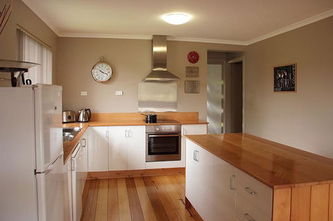 Pinestumps Holiday Home - E Caravan Parks 1