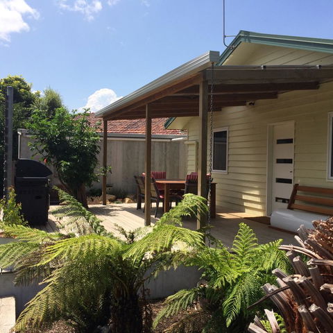 Pinestumps Holiday Home - E Caravan Parks 13